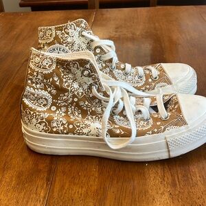 Platform converse size 8.5